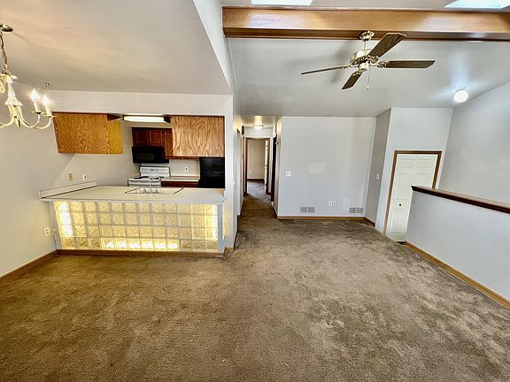 5th image of 20954 Flora St #1