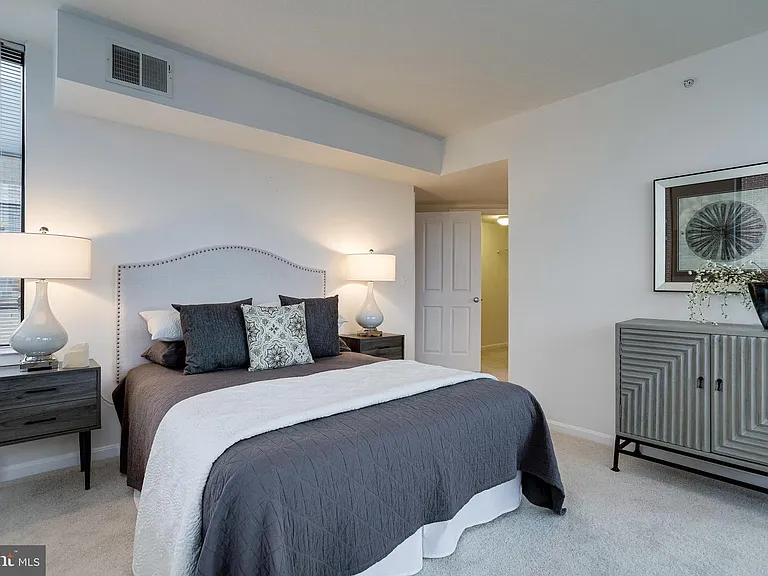 2220 Fairfax Dr #803 — Photo 19