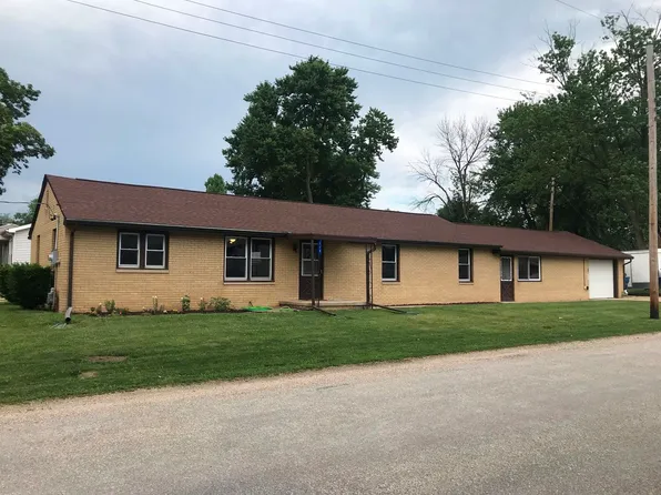 110 W Washington St, Downs, IL 61736