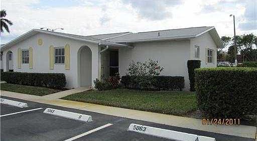 3rd image of 5083 Cresthaven Blvd APT D