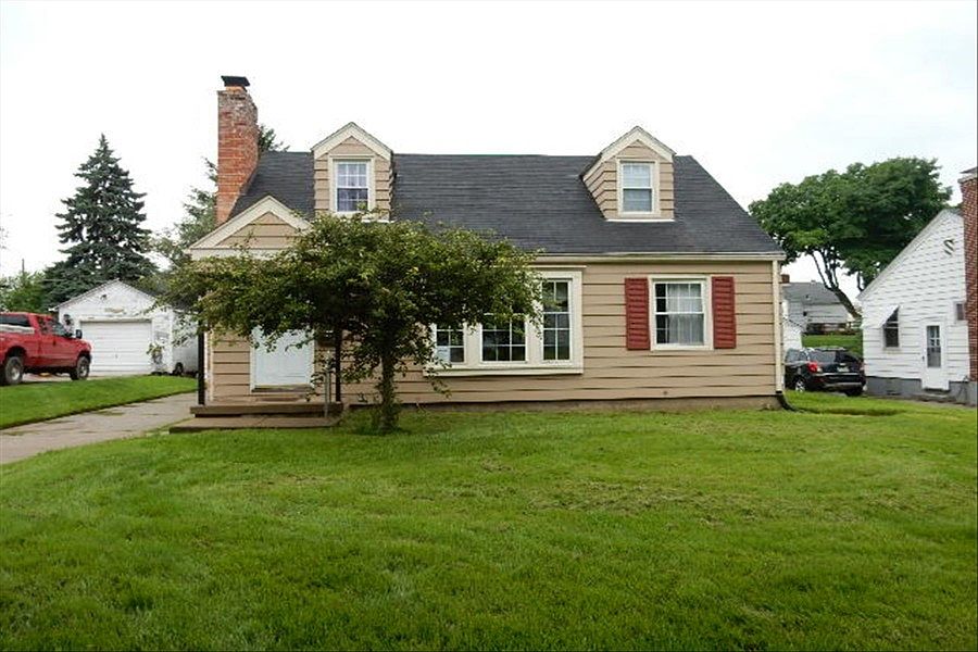 1st image of 2412 Queen Ave
