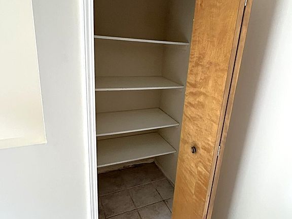 4th image of 23126 Elmgrove St