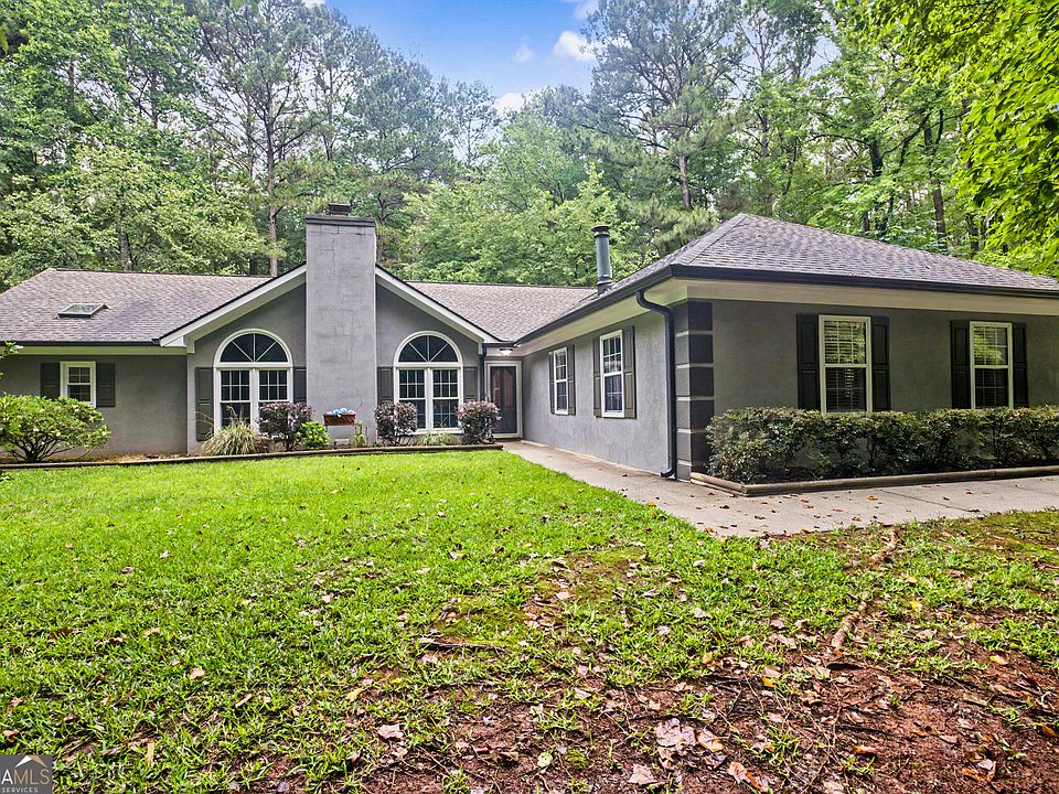 1st image of 345 Lake Coweta Trl
