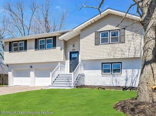 1076 Bay Ave, Toms River, NJ 08753