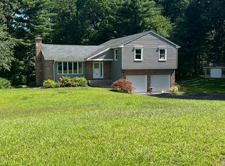 8 Partridge Ln, Southwick, MA 01077