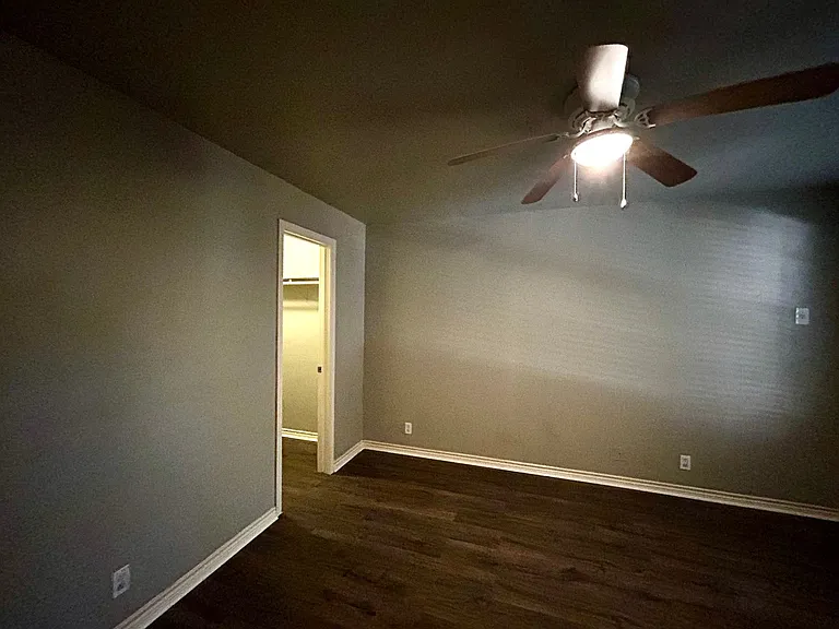 2714 Whitis Ave #B — Photo 17