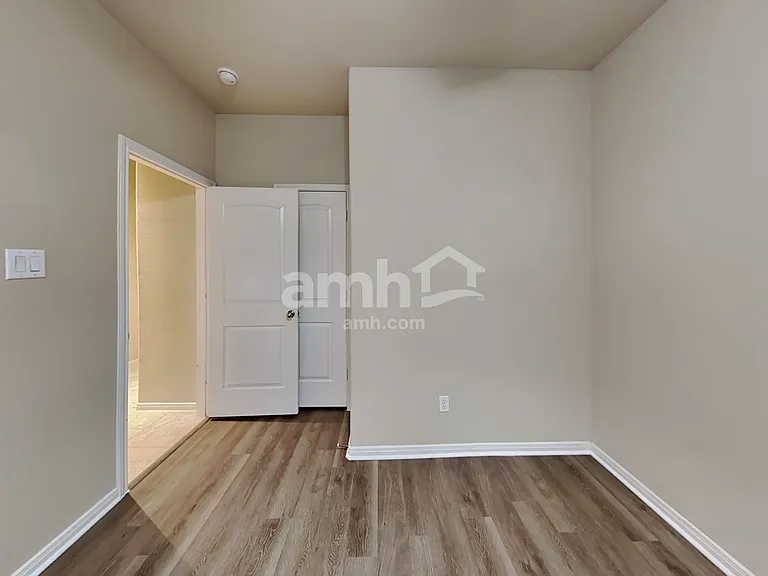 7446 Durango Creek Dr — Photo 15
