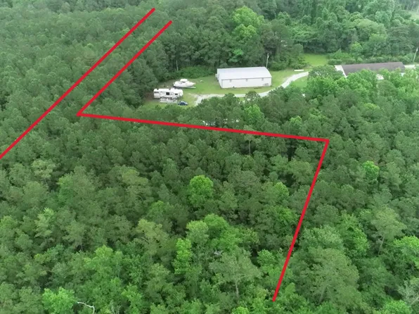 1126 Harkers Island Road, Beaufort, NC 28516