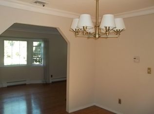 40 Soundview Dr, Huntington, NY 11743