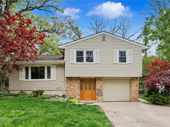 1229 Hertz Dr SE, Cedar Rapids, IA 52403