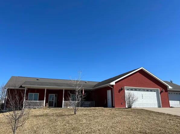 806 N Johnson St, Parkersburg, IA 50665