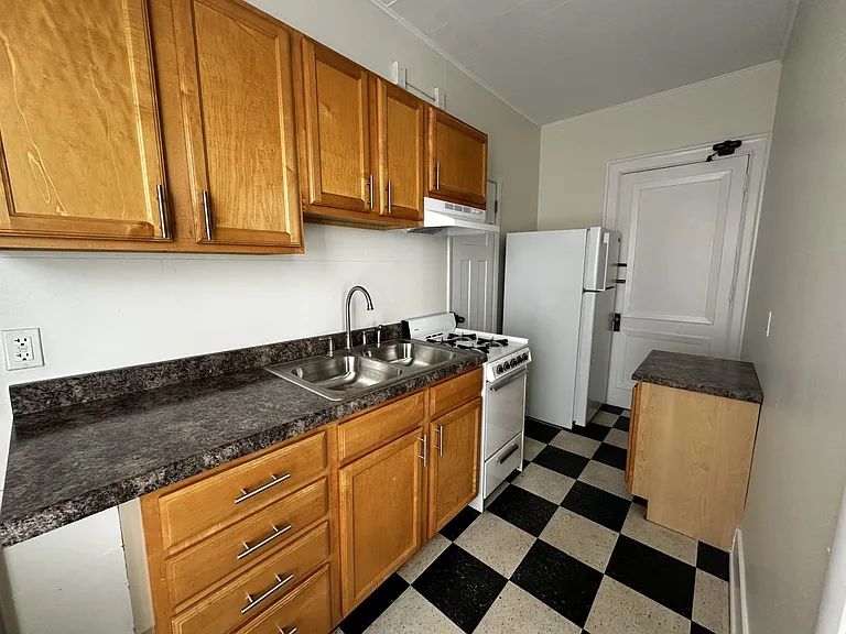 1937 Aldrich Ave S #9 — Photo 6