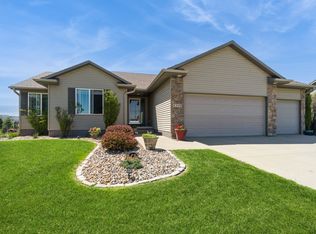1310 91st St, West Des Moines, IA 50266