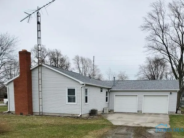 439 W Elm St, Deshler, OH 43516