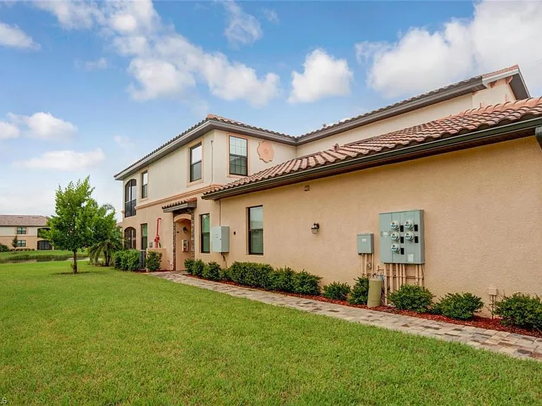 9126 Napoli Ct #101 — Photo 3