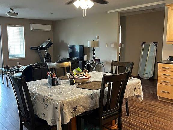 4th image of 395 River St E #208