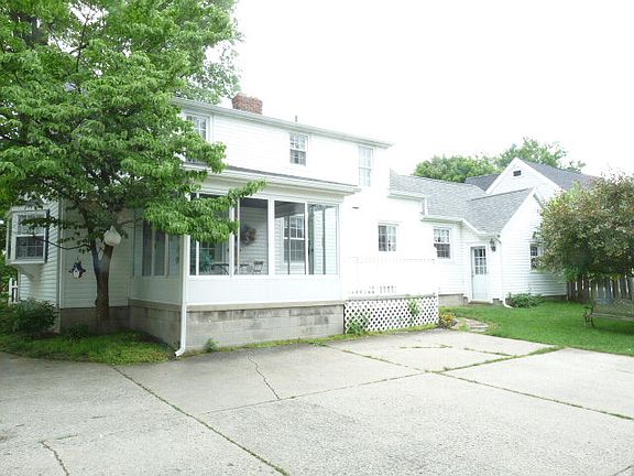 2nd image of 23 E Jefferson Ave