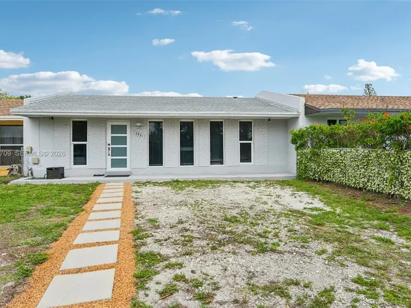 2951 NW 195th St, Miami Gardens, FL 33056