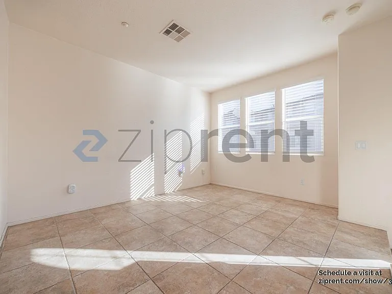 1653 Sourwood Pl — Photo 5