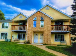 916 Monroe St APT 8, Fort Atkinson, WI 53538