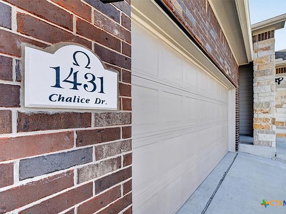 3rd image of 1431 Chalice Dr