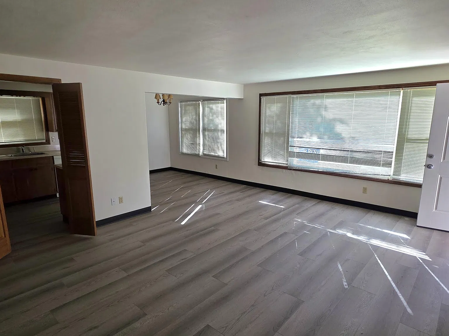 2 bed, 900 sqft, $1,425 — Photo 3