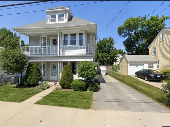 93 Whipple Ave, Cranston, RI 02920
