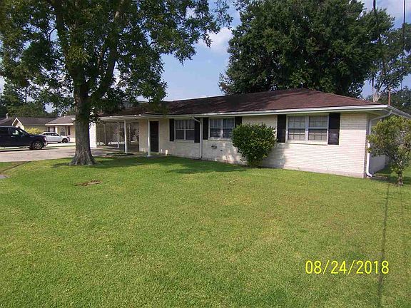 3rd image of 304 Park Dr
