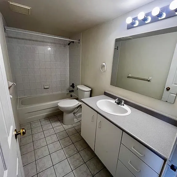 1160 Lauzon Rd #401 — Photo 11