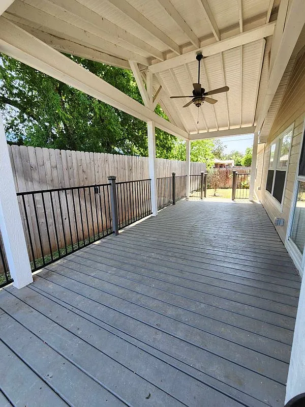 3 bed, 2.0 bath, 1792 sqft, $1,600 — Photo 1