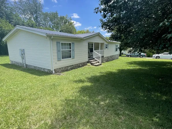 78 Akins Heights Ln, Westmoreland, TN 37186