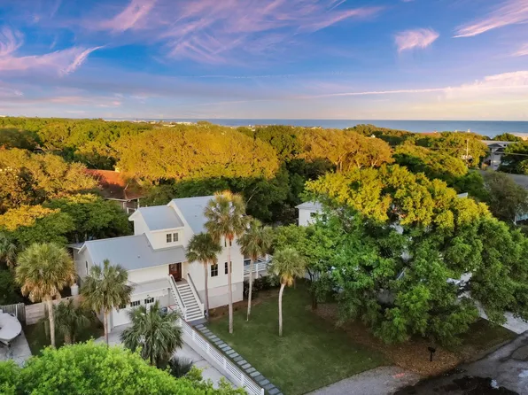 16 42nd Ave, Isle Of Palms, SC 29451