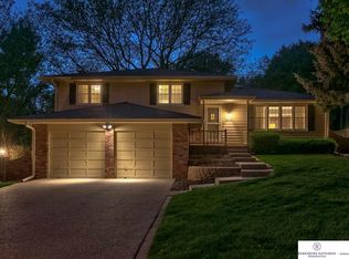 13974 Poppleton Cir, Omaha, NE 68144