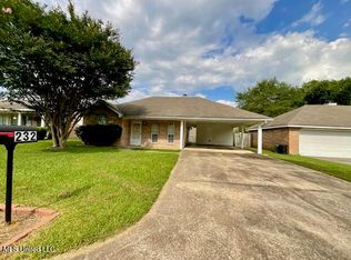 232 Sunchase Dr, Brandon, MS 39042