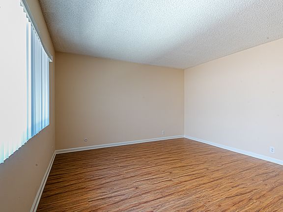 3rd image of 17828 Margate St #102