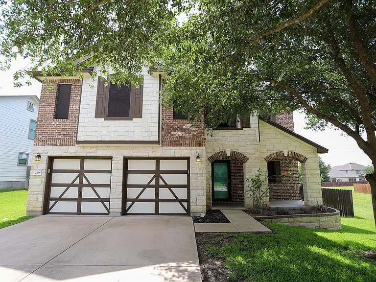 729 Green Pasture Dr — Photo 1