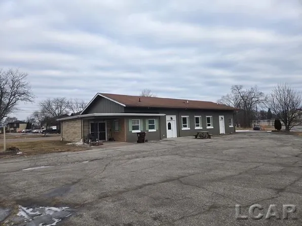 1304 W Maumee St, Adrian, MI 49221