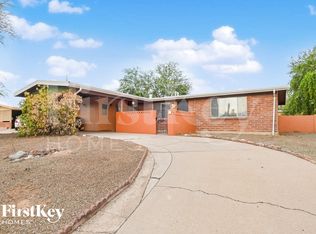 8940 E Pine Valley Dr, Tucson, AZ 85710
