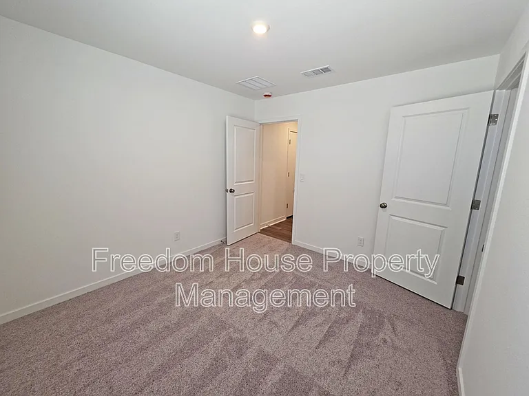 660 E Huyana Wind Dr — Photo 21