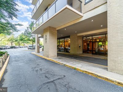 307 Yoakum Pkwy APT 716, Alexandria, VA, 22304