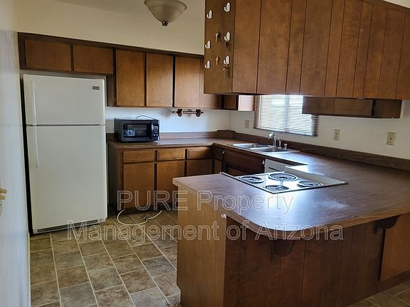 4th image of 2604 W Ellis Dr
