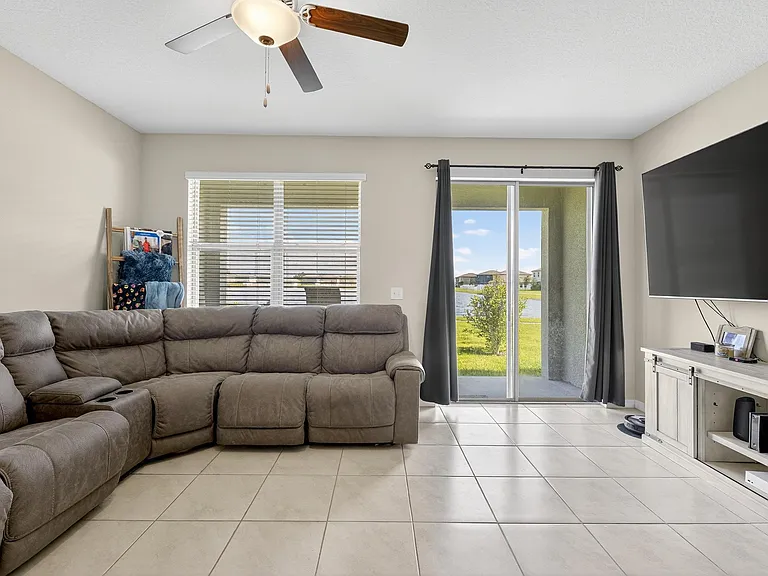 824 Royal Empress Dr — Photo 24