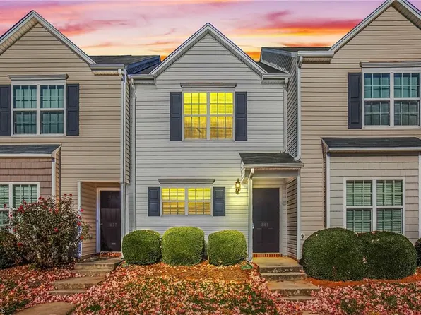 881 Federal Hall Ln, Kernersville, NC 27284