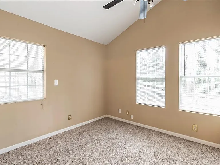 131 Arrowood Ln — Photo 17