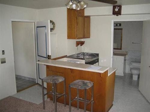 2nd image of 4465 W 138th St APT 10