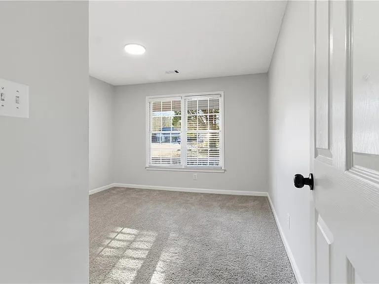 2110 Meadow View Ct — Photo 11