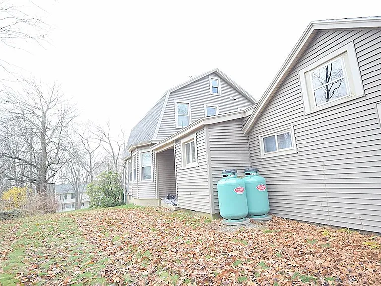 28 Howard St #R — Photo 20
