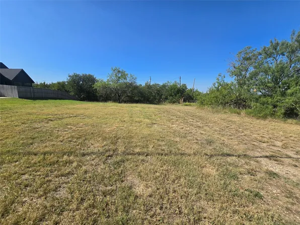 13854 Harbor Dr, Woodway, TX 76712