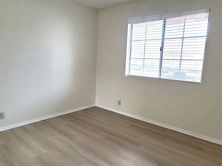 1375 E Hacienda Ave — Photo 15