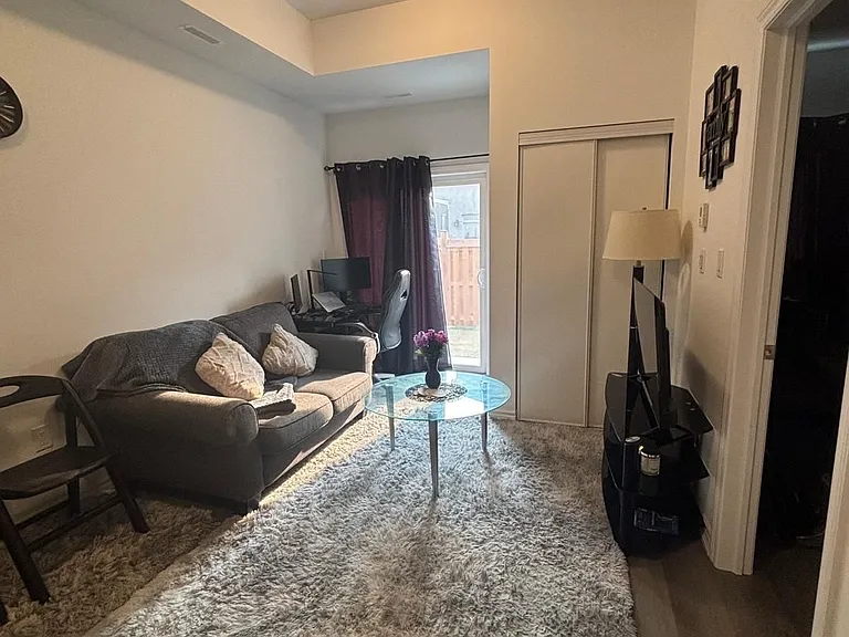 9 Hay Ln #1 — Photo 6